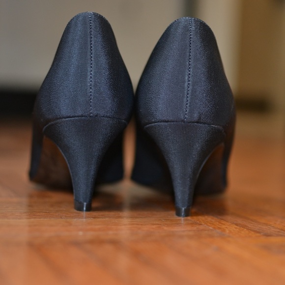 naturalizer shoe store